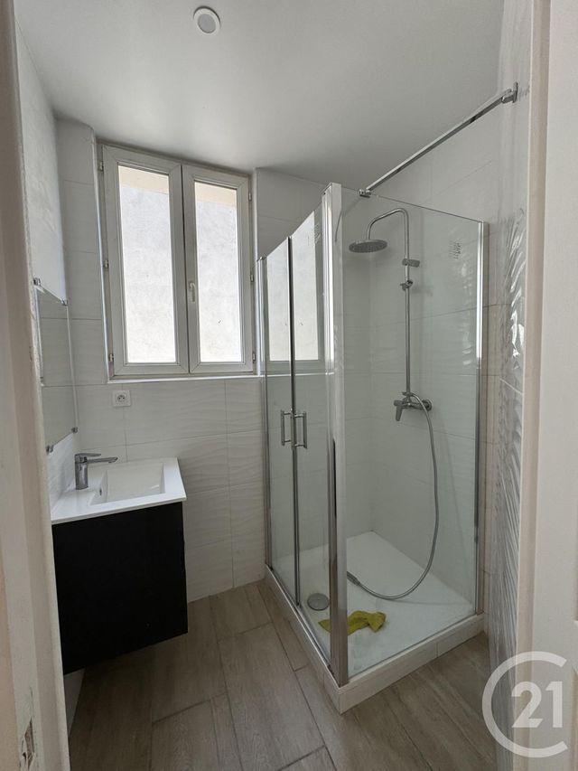 Appartement F3 &agrave; louer - 3 pi&egrave;ces - 46 m2 - Montlucon - 03 - AUVERGNE