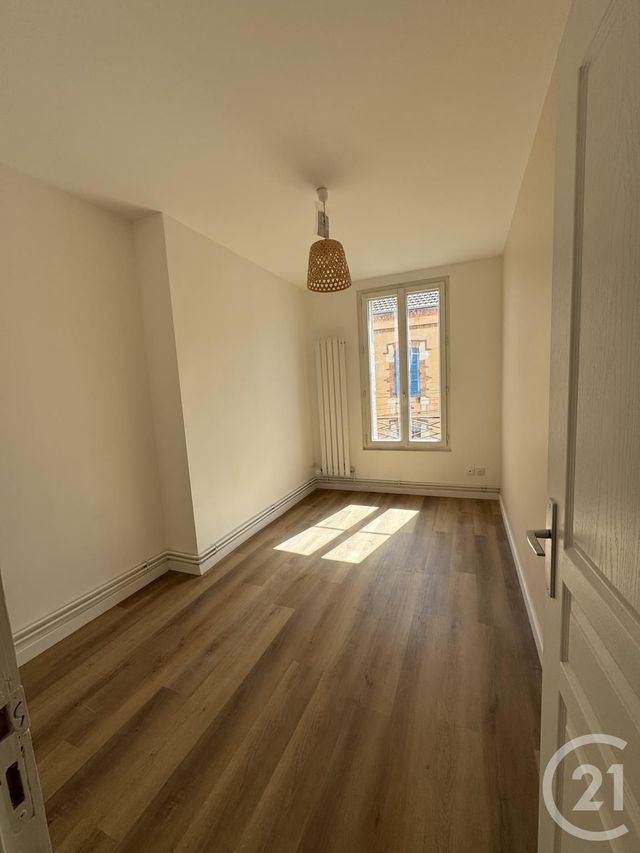 Appartement F3 &agrave; louer - 3 pi&egrave;ces - 46 m2 - Montlucon - 03 - AUVERGNE