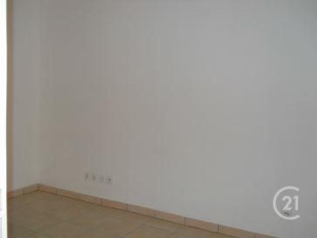 Maison &agrave; louer - 2 pi&egrave;ces - 38,51 m2 - Montlucon - 03 - AUVERGNE