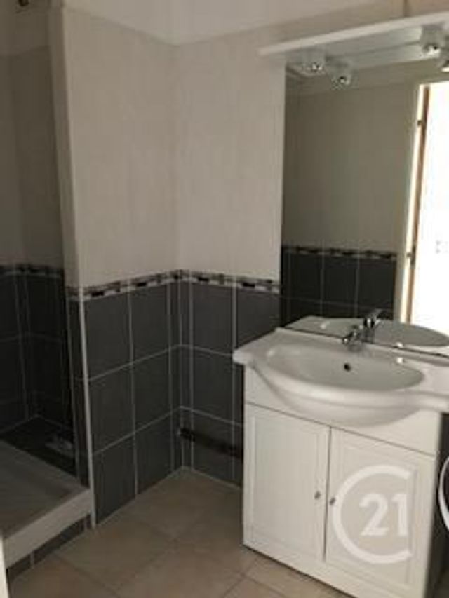 Maison &agrave; louer - 2 pi&egrave;ces - 38,51 m2 - Montlucon - 03 - AUVERGNE