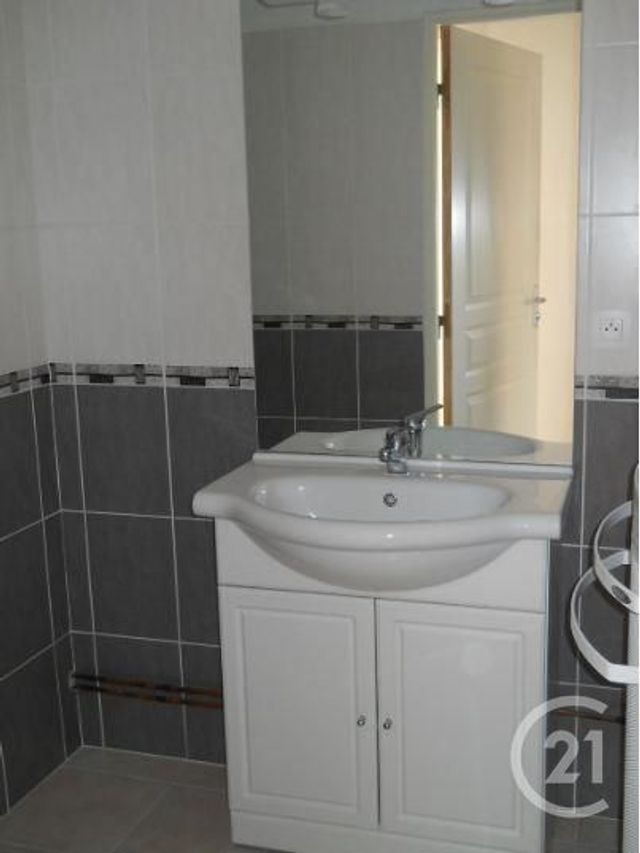 Maison &agrave; louer - 2 pi&egrave;ces - 38,51 m2 - Montlucon - 03 - AUVERGNE