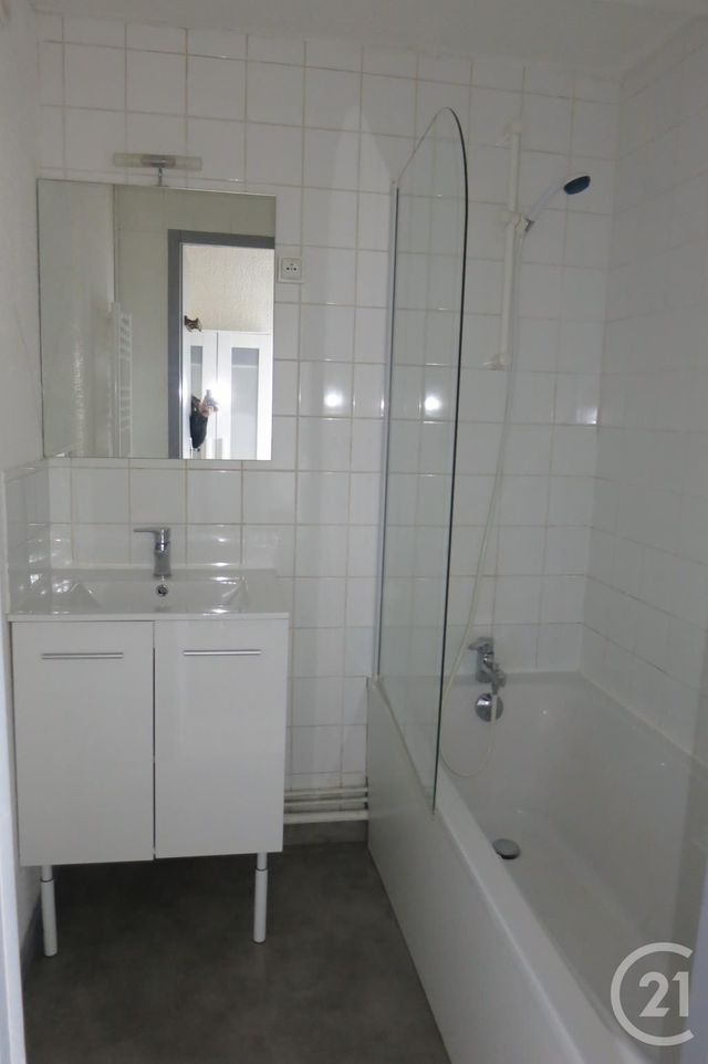 Appartement T2 &agrave; louer - 2 pi&egrave;ces - 39 m2 - Desertines - 03 - AUVERGNE