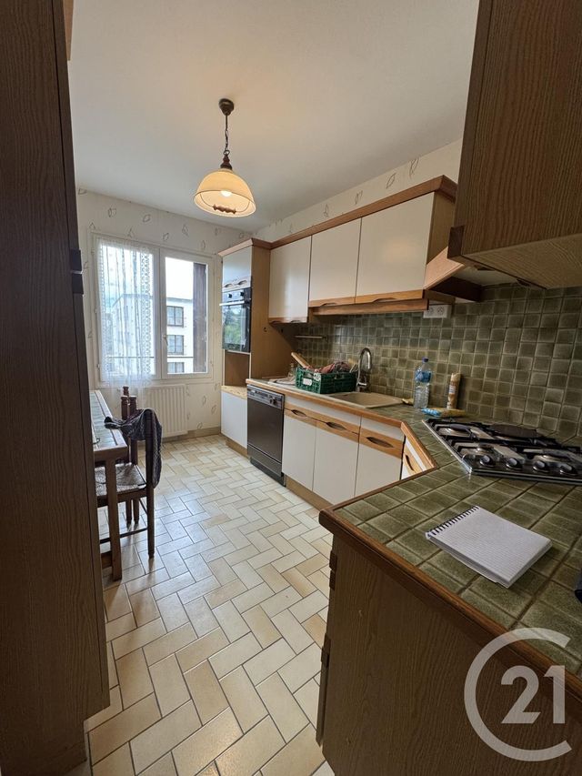 Appartement F3 &agrave; louer - 3 pi&egrave;ces - 76,96 m2 - Montlucon - 03 - AUVERGNE