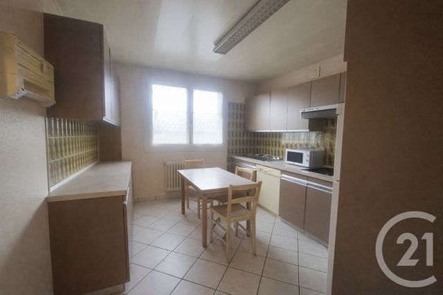 Maison &agrave; vendre - 7 pi&egrave;ces - 150 m2 - Domerat - 03 - AUVERGNE