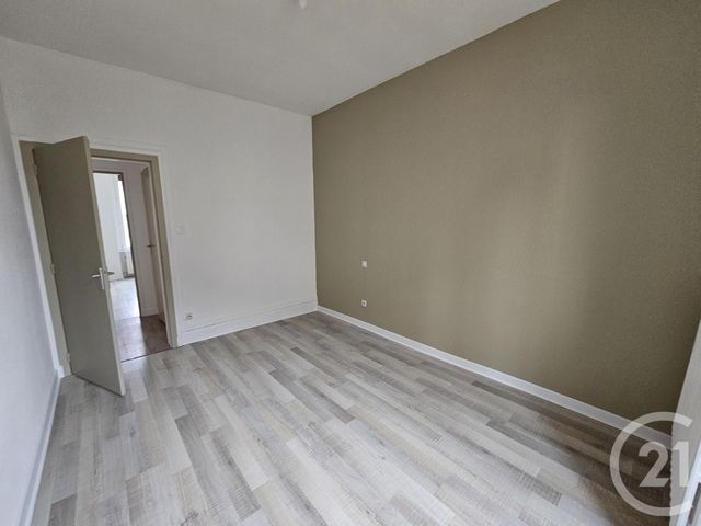 Appartement F3 &agrave; louer - 3 pi&egrave;ces - 56,80 m2 - Montlucon - 03 - AUVERGNE