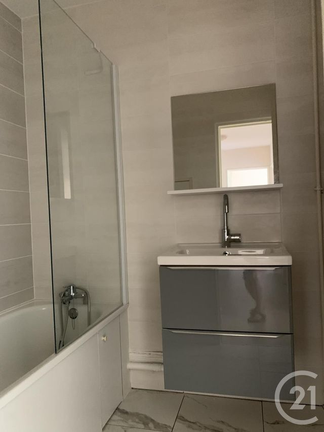 Appartement F2 &agrave; louer - 2 pi&egrave;ces - 51,36 m2 - Montlucon - 03 - AUVERGNE