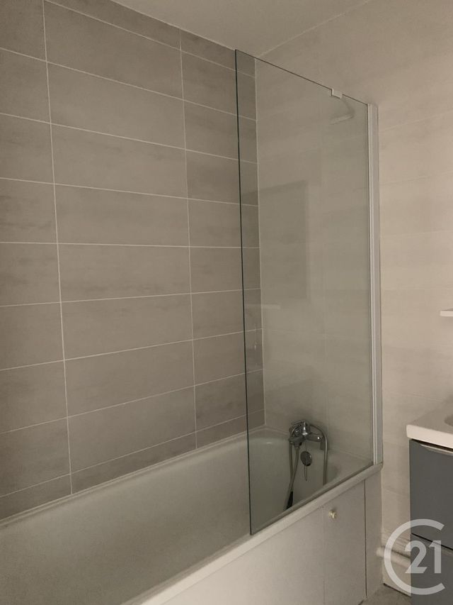 Appartement F2 &agrave; louer - 2 pi&egrave;ces - 51,36 m2 - Montlucon - 03 - AUVERGNE