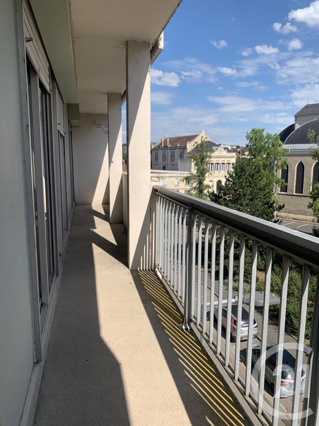 Appartement F2 &agrave; louer - 2 pi&egrave;ces - 51,36 m2 - Montlucon - 03 - AUVERGNE