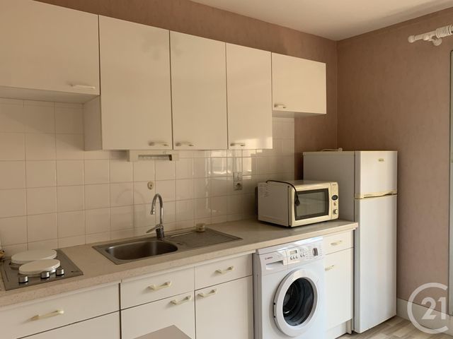 Appartement F2 &agrave; louer - 2 pi&egrave;ces - 51,36 m2 - Montlucon - 03 - AUVERGNE