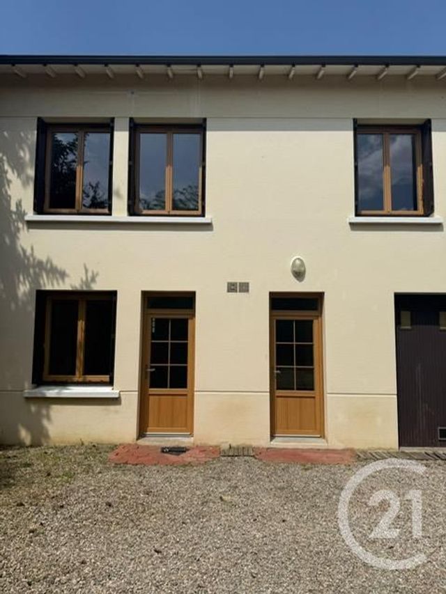 Maison &agrave; louer - 3 pi&egrave;ces - 128 m2 - Montlucon - 03 - AUVERGNE
