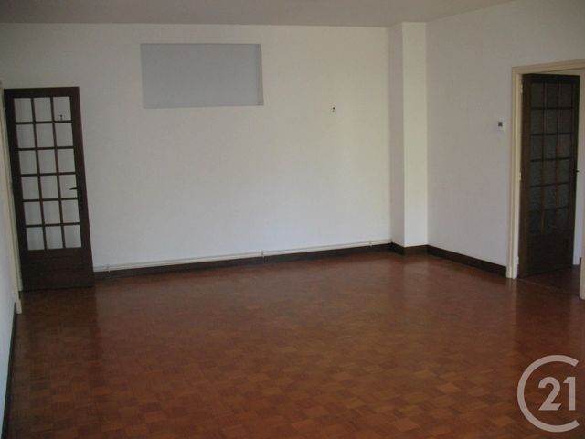 Maison &agrave; louer - 3 pi&egrave;ces - 128 m2 - Montlucon - 03 - AUVERGNE