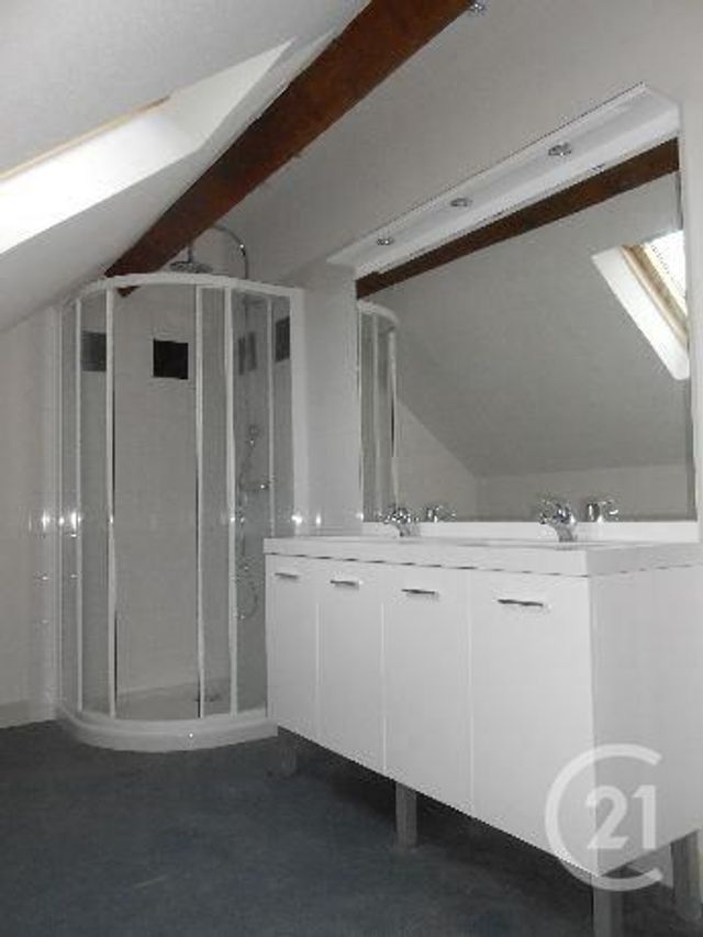 Maison &agrave; louer - 7 pi&egrave;ces - 194,72 m2 - Maillet - 03 - AUVERGNE