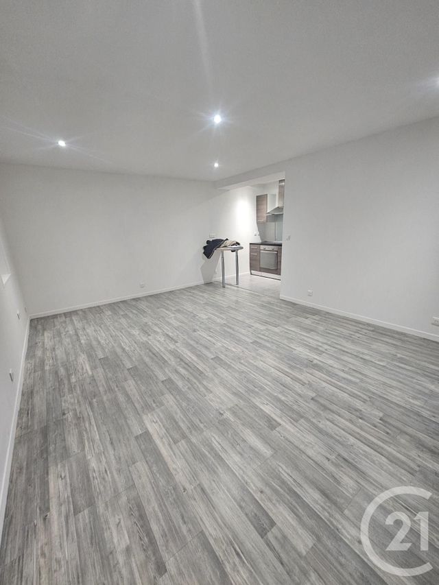 Appartement F3 &agrave; louer - 3 pi&egrave;ces - 57,73 m2 - Domerat - 03 - AUVERGNE