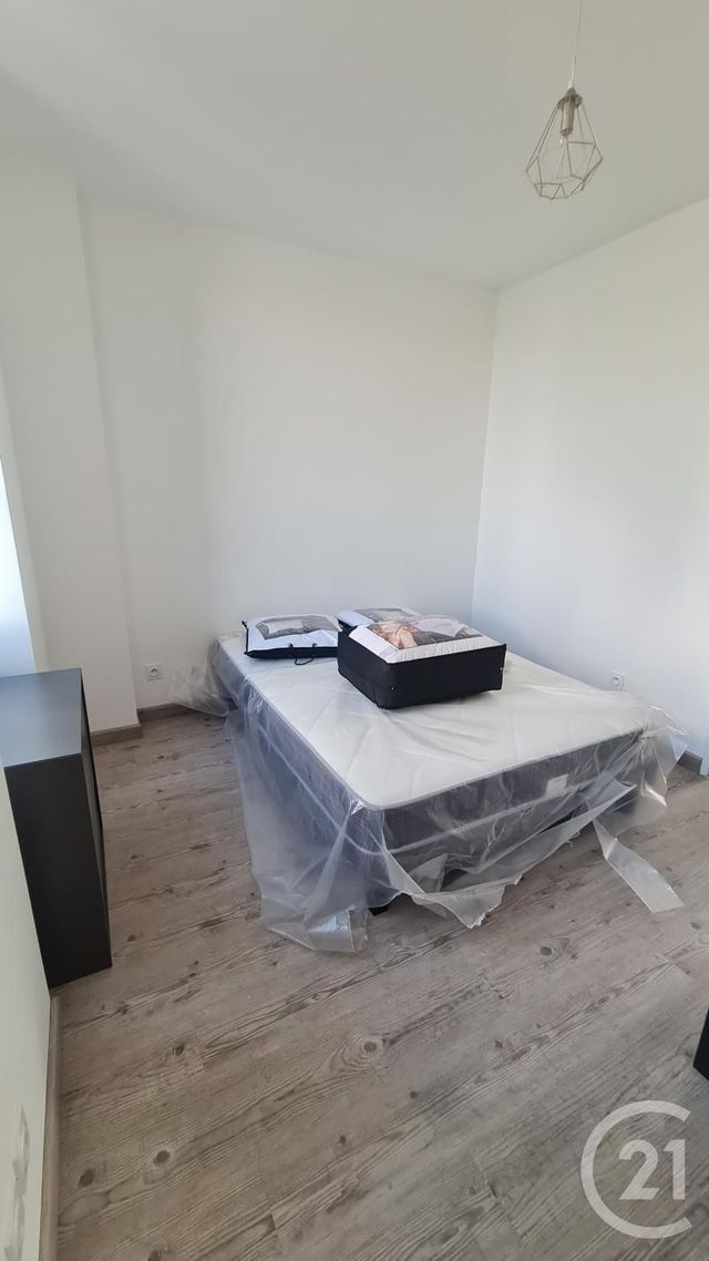 Appartement F4 &agrave; louer - 2 pi&egrave;ces - 27,36 m2 - Montlucon - 03 - AUVERGNE