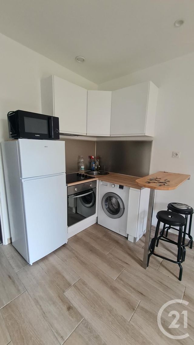 Appartement F4 &agrave; louer - 2 pi&egrave;ces - 27,36 m2 - Montlucon - 03 - AUVERGNE