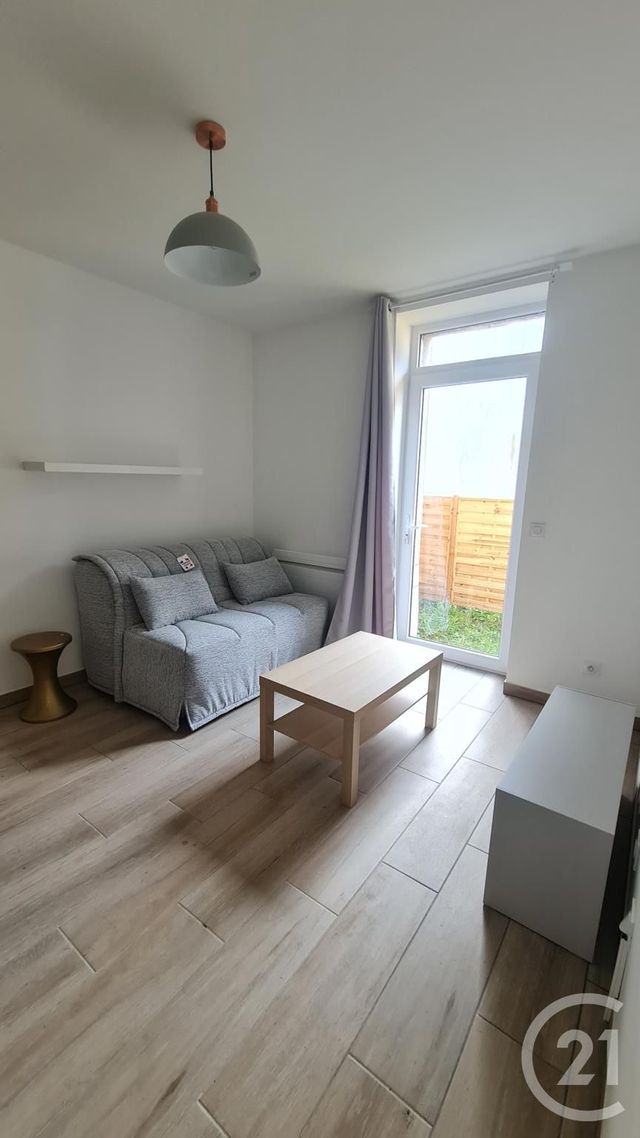 Appartement F4 &agrave; louer - 2 pi&egrave;ces - 27,36 m2 - Montlucon - 03 - AUVERGNE