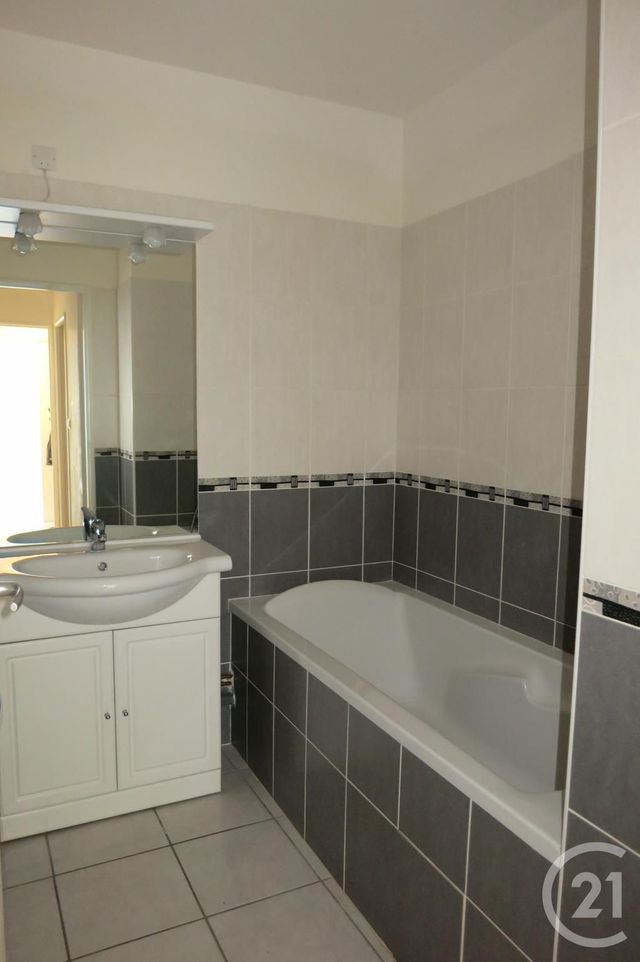 Appartement F3 &agrave; vendre - 3 pi&egrave;ces - 62 m2 - Montlucon - 03 - AUVERGNE