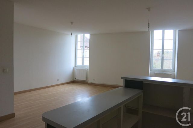 Appartement F3 &agrave; louer - 3 pi&egrave;ces - 73,92 m2 - Commentry - 03 - AUVERGNE