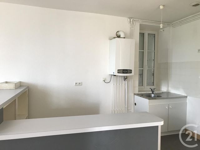Appartement F3 &agrave; louer - 3 pi&egrave;ces - 73,92 m2 - Commentry - 03 - AUVERGNE