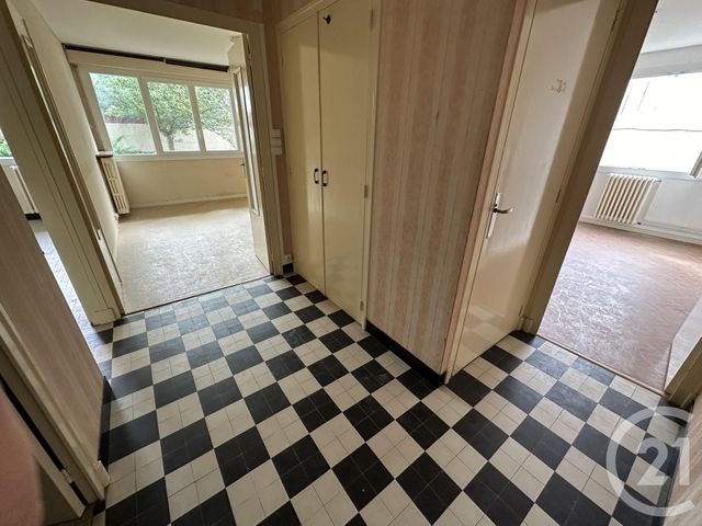 Appartement F3 &agrave; louer - 3 pi&egrave;ces - 58,70 m2 - Montlucon - 03 - AUVERGNE