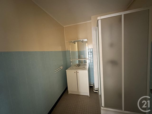 Appartement F3 &agrave; louer - 3 pi&egrave;ces - 58,70 m2 - Montlucon - 03 - AUVERGNE