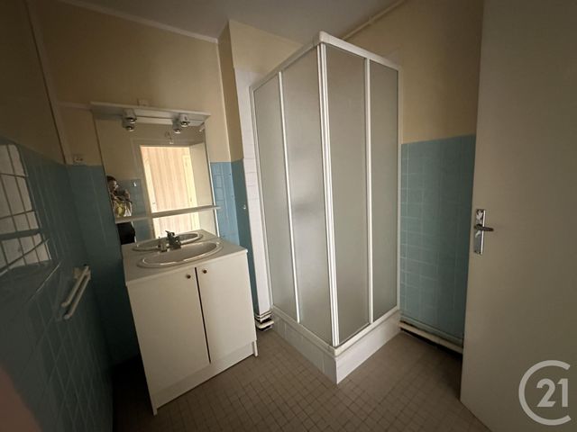 Appartement F3 &agrave; louer - 3 pi&egrave;ces - 58,70 m2 - Montlucon - 03 - AUVERGNE