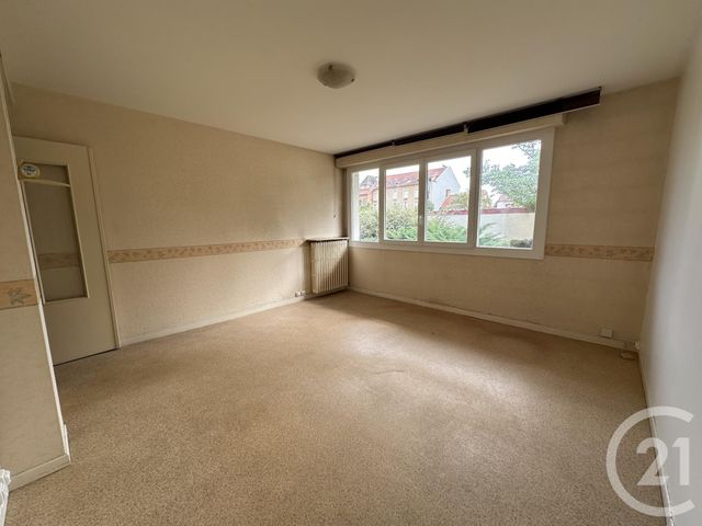 Appartement F3 &agrave; louer - 3 pi&egrave;ces - 58,70 m2 - Montlucon - 03 - AUVERGNE