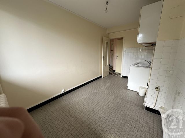Appartement F3 &agrave; louer - 3 pi&egrave;ces - 58,70 m2 - Montlucon - 03 - AUVERGNE
