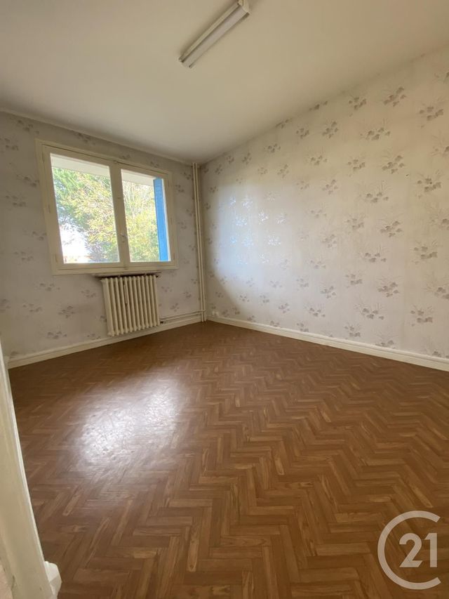 Appartement F3 &agrave; louer - 3 pi&egrave;ces - 58,70 m2 - Montlucon - 03 - AUVERGNE