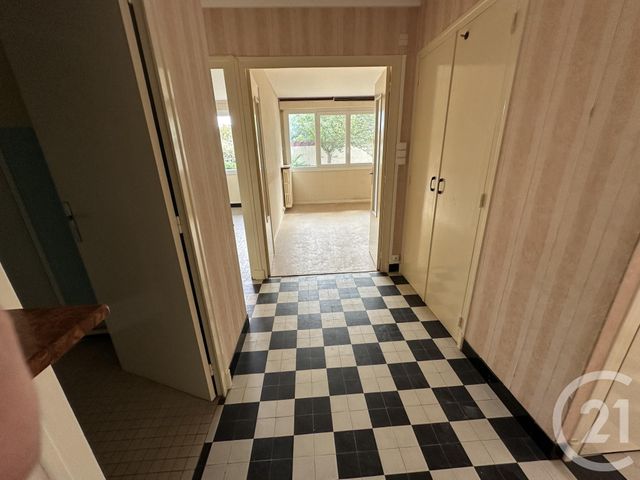 Appartement F3 &agrave; louer - 3 pi&egrave;ces - 58,70 m2 - Montlucon - 03 - AUVERGNE