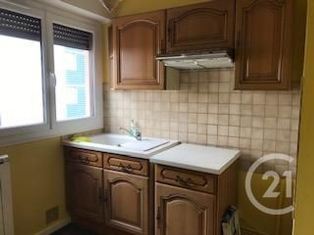 Appartement F3 &agrave; louer - 3 pi&egrave;ces - 59,46 m2 - Montlucon - 03 - AUVERGNE