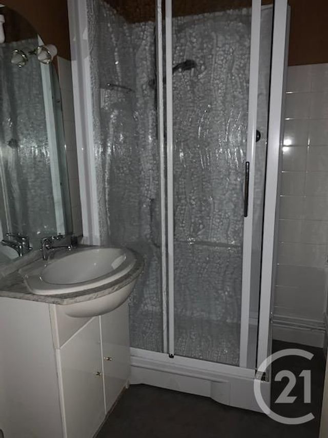 Appartement F3 &agrave; louer - 3 pi&egrave;ces - 59,46 m2 - Montlucon - 03 - AUVERGNE