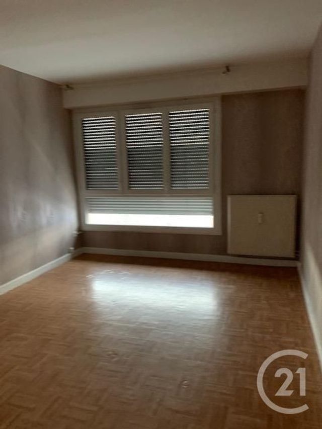 Appartement F3 &agrave; louer - 3 pi&egrave;ces - 59,46 m2 - Montlucon - 03 - AUVERGNE