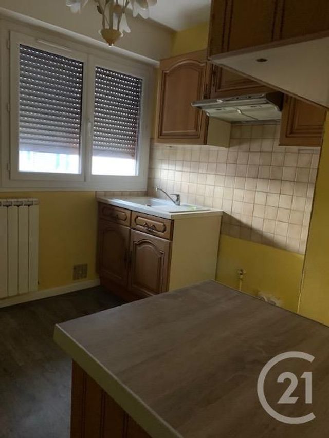 Appartement F3 &agrave; louer - 3 pi&egrave;ces - 59,46 m2 - Montlucon - 03 - AUVERGNE