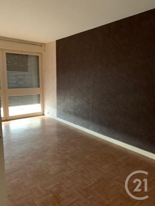 Appartement F3 &agrave; louer - 3 pi&egrave;ces - 59,46 m2 - Montlucon - 03 - AUVERGNE