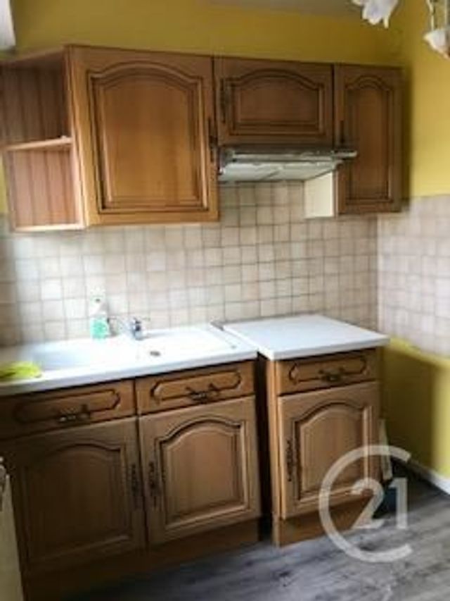 Appartement F3 &agrave; louer - 3 pi&egrave;ces - 59,46 m2 - Montlucon - 03 - AUVERGNE