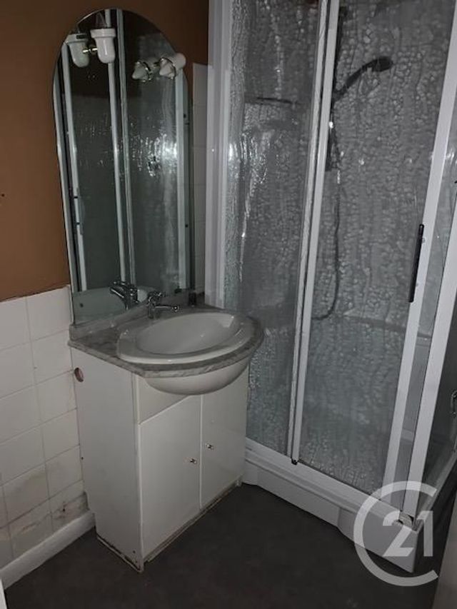 Appartement F3 &agrave; louer - 3 pi&egrave;ces - 59,46 m2 - Montlucon - 03 - AUVERGNE