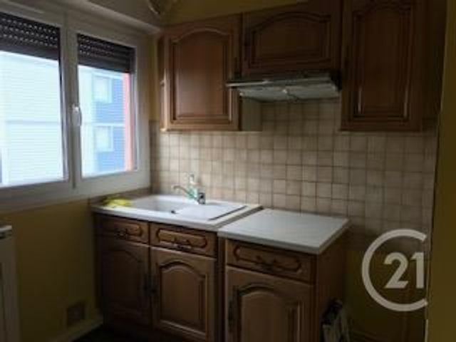 Appartement F3 &agrave; louer - 3 pi&egrave;ces - 59,46 m2 - Montlucon - 03 - AUVERGNE
