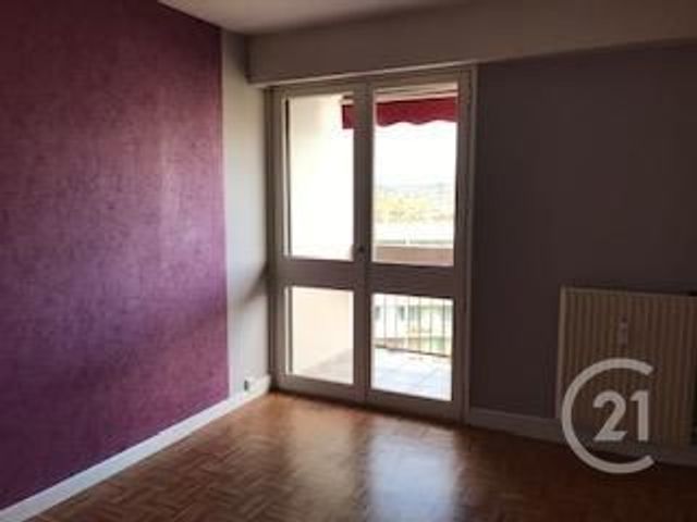 Appartement F3 &agrave; louer - 3 pi&egrave;ces - 59,46 m2 - Montlucon - 03 - AUVERGNE
