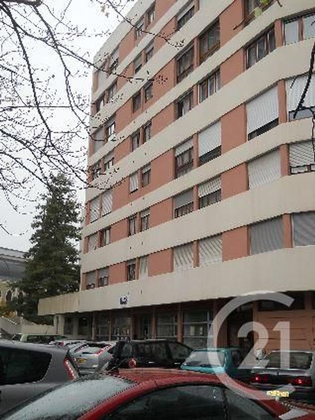 Appartement F3 &agrave; louer - 3 pi&egrave;ces - 59,46 m2 - Montlucon - 03 - AUVERGNE