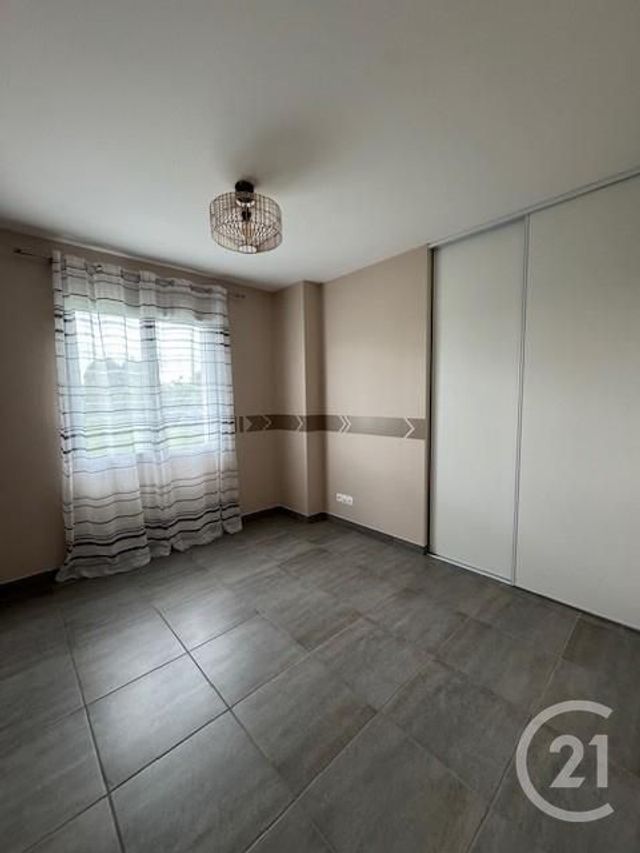 Maison &agrave; louer - 4 pi&egrave;ces - 90,81 m2 - Verneix - 03 - AUVERGNE