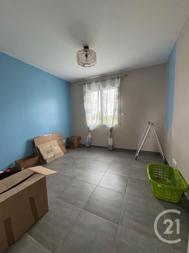 Maison &agrave; louer - 4 pi&egrave;ces - 90,81 m2 - Verneix - 03 - AUVERGNE