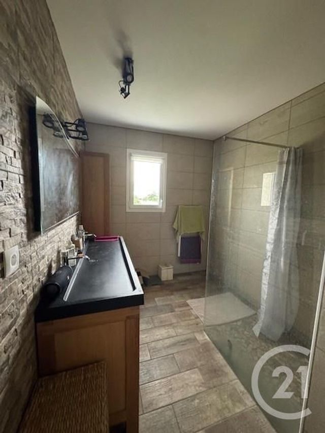 Maison &agrave; louer - 4 pi&egrave;ces - 90,81 m2 - Verneix - 03 - AUVERGNE
