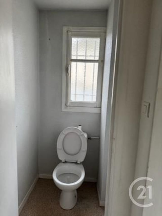 Appartement F3 &agrave; louer - 3 pi&egrave;ces - 55 m2 - Commentry - 03 - AUVERGNE