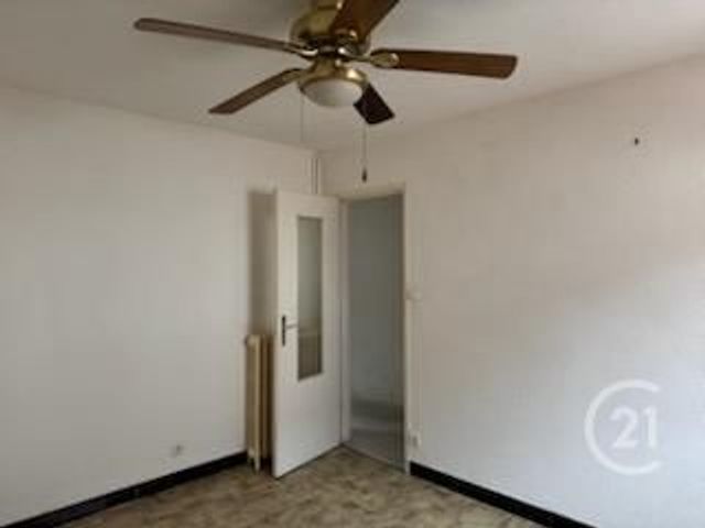 Appartement F3 &agrave; louer - 3 pi&egrave;ces - 55 m2 - Commentry - 03 - AUVERGNE