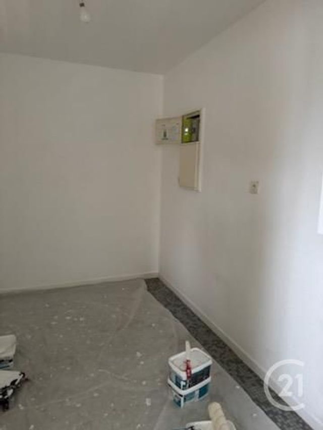 Appartement F3 &agrave; louer - 3 pi&egrave;ces - 55 m2 - Commentry - 03 - AUVERGNE