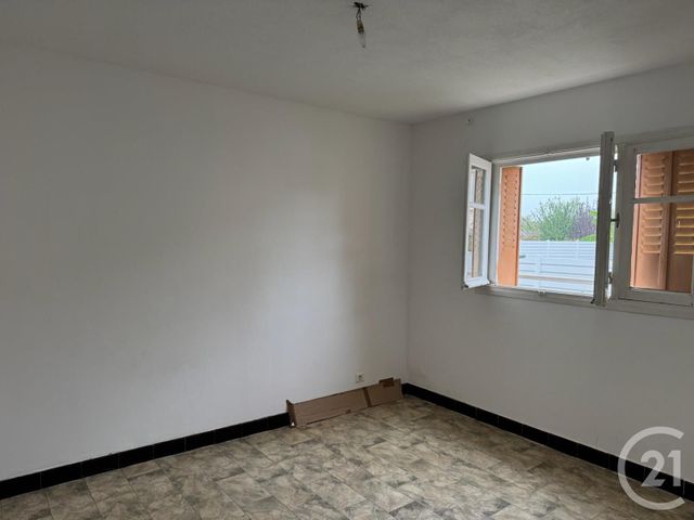 Appartement F3 &agrave; louer - 3 pi&egrave;ces - 55 m2 - Commentry - 03 - AUVERGNE