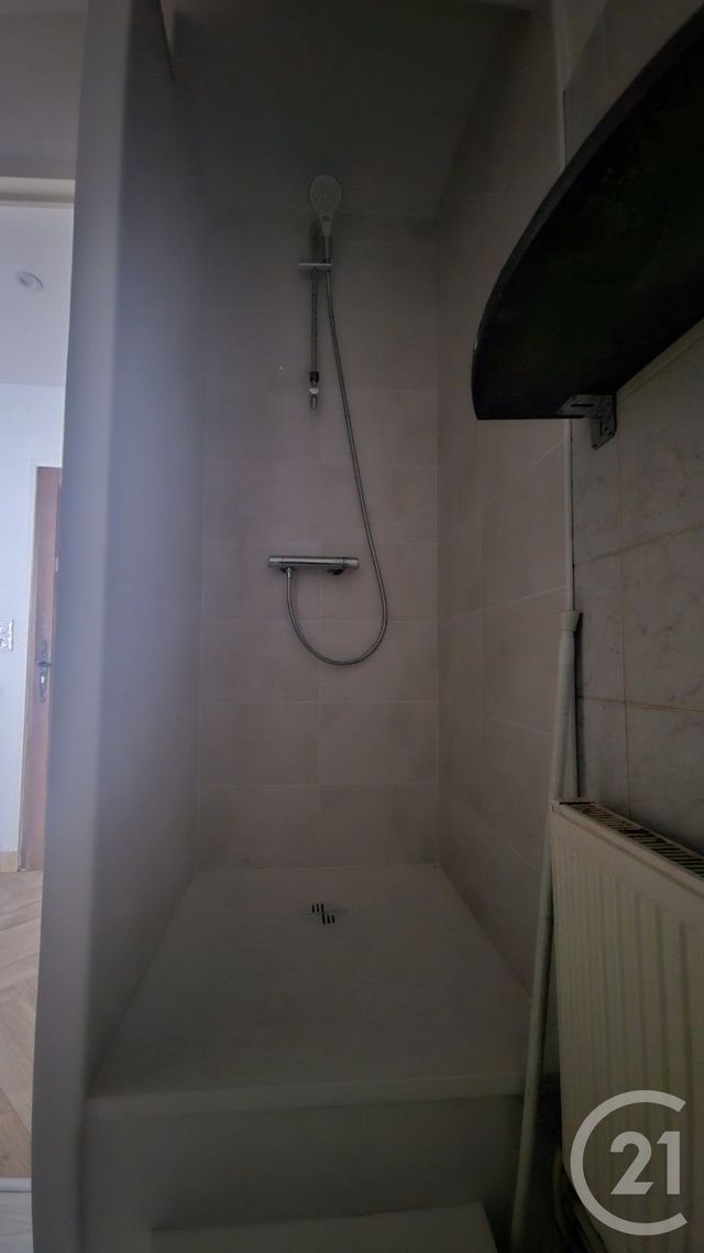 Appartement F2 &agrave; louer - 2 pi&egrave;ces - 40,30 m2 - Montlucon - 03 - AUVERGNE