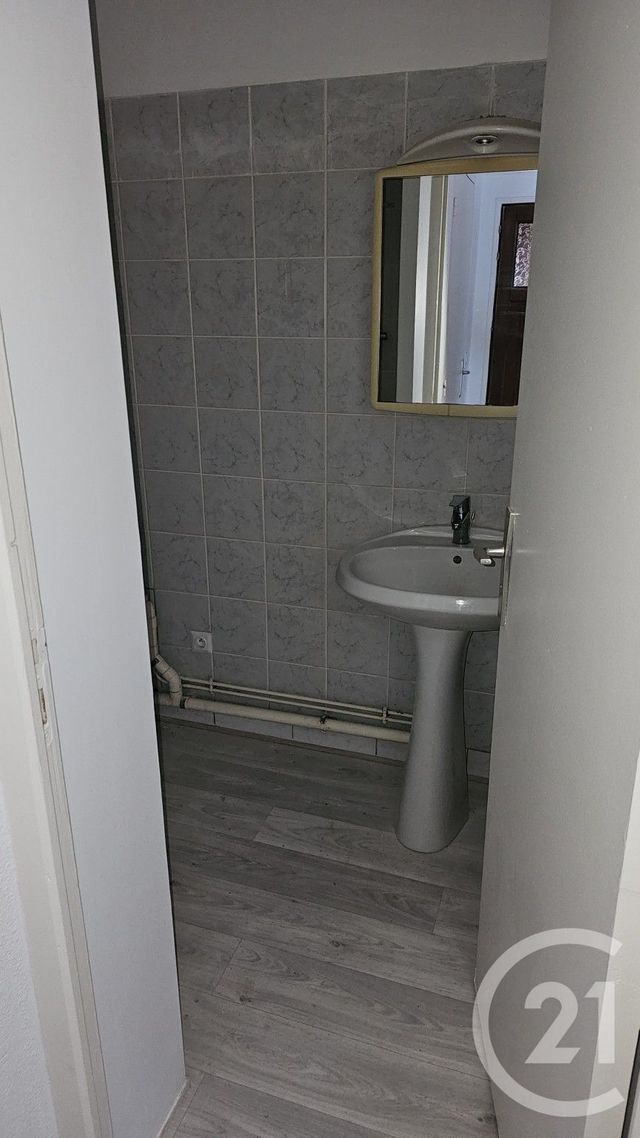 Appartement F2 &agrave; louer - 2 pi&egrave;ces - 40,30 m2 - Montlucon - 03 - AUVERGNE