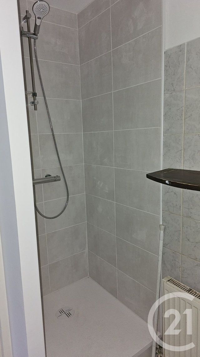 Appartement F2 &agrave; louer - 2 pi&egrave;ces - 40,30 m2 - Montlucon - 03 - AUVERGNE